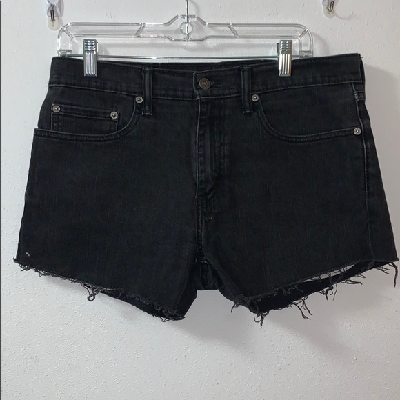 Levi's Pants - ❤️Levi’s black shorts